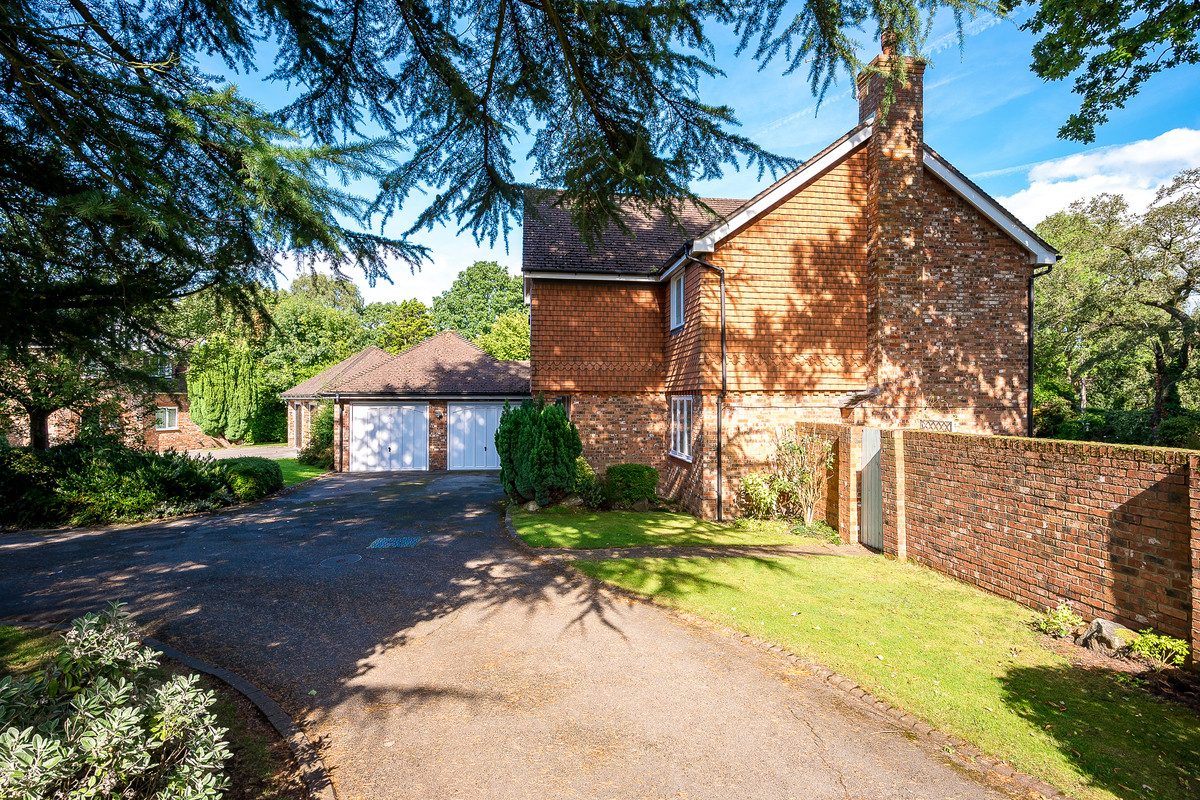 5 bed detached house for sale in Milverton Drive, Stockport, SK7
