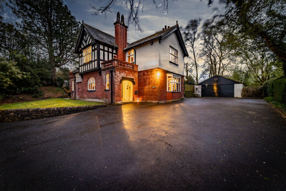 5 bed detached house for sale in Buxton Old Road, Stockport - Property Image 1