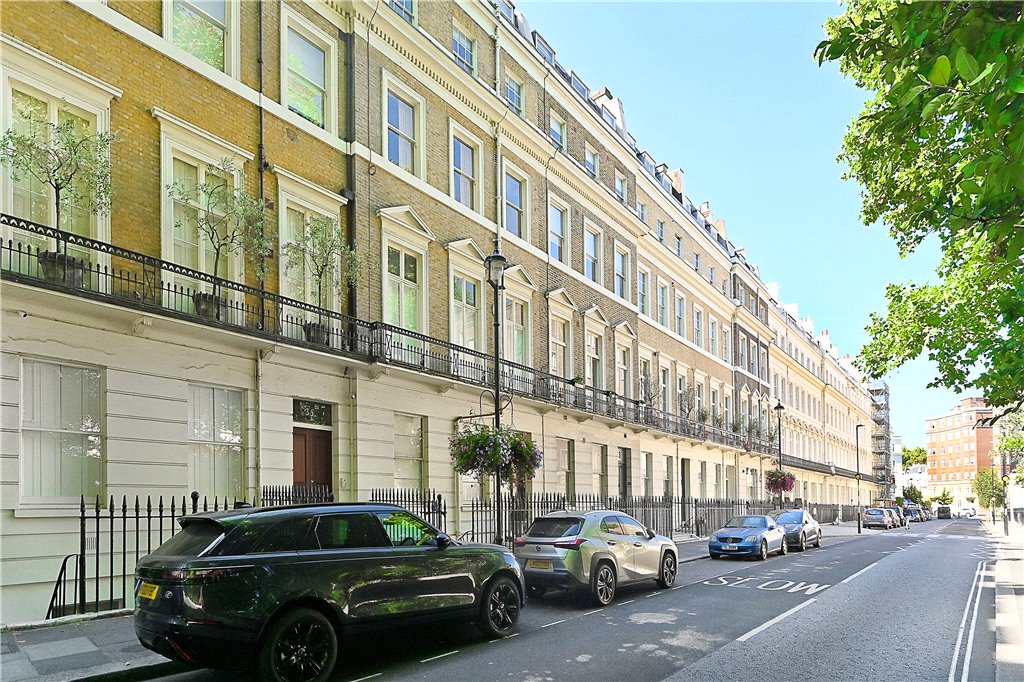 2 bed apartment for sale in Hyde Park Square, London 4
