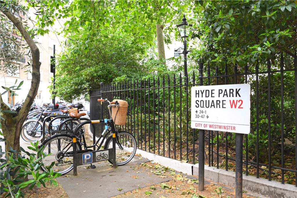 2 bed apartment for sale in Hyde Park Square, London 7