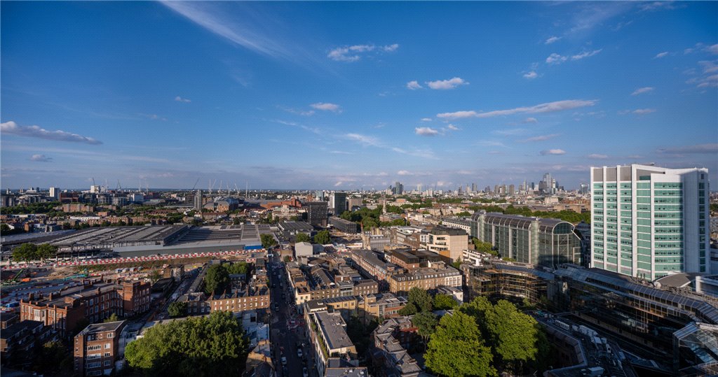 3 bed apartment for sale in Brock Street, London 12