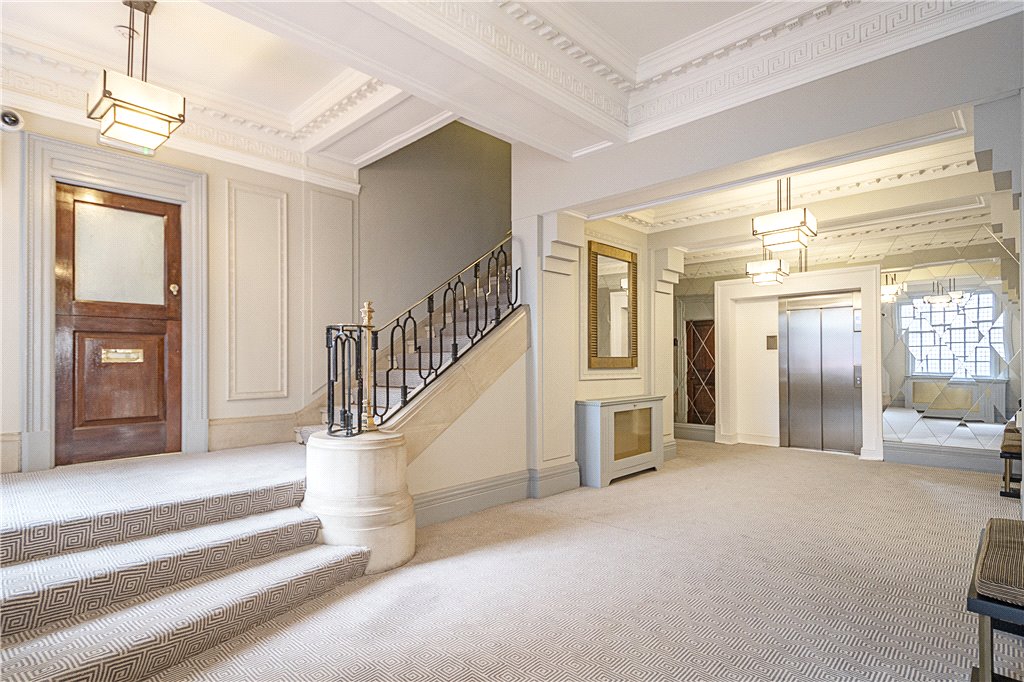 2 bed apartment for sale in Brompton Road, London 9