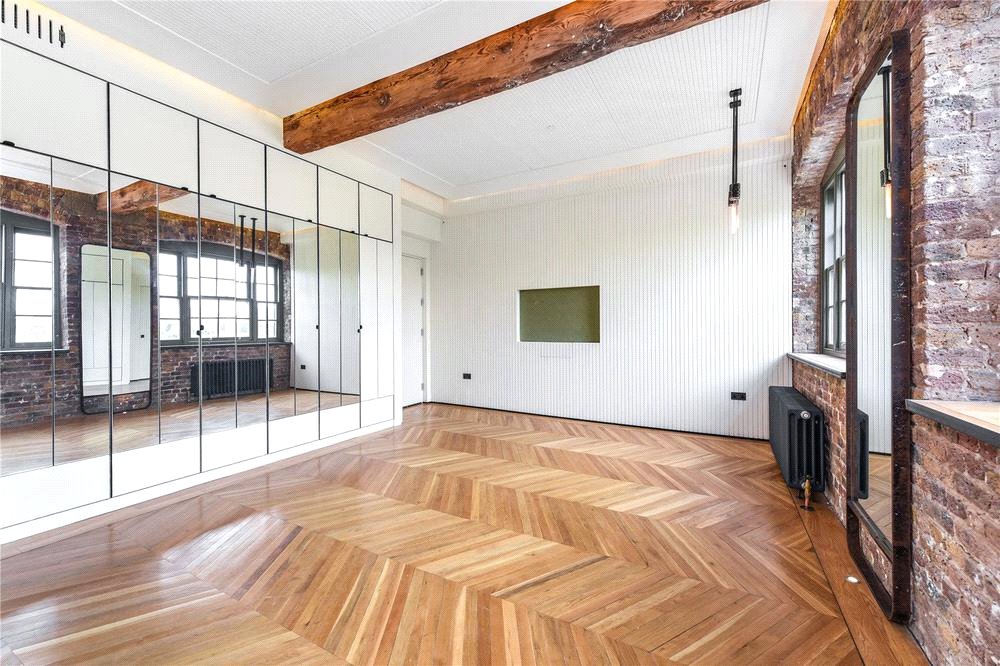 3 bed apartment for sale in Belmont Street, London 20