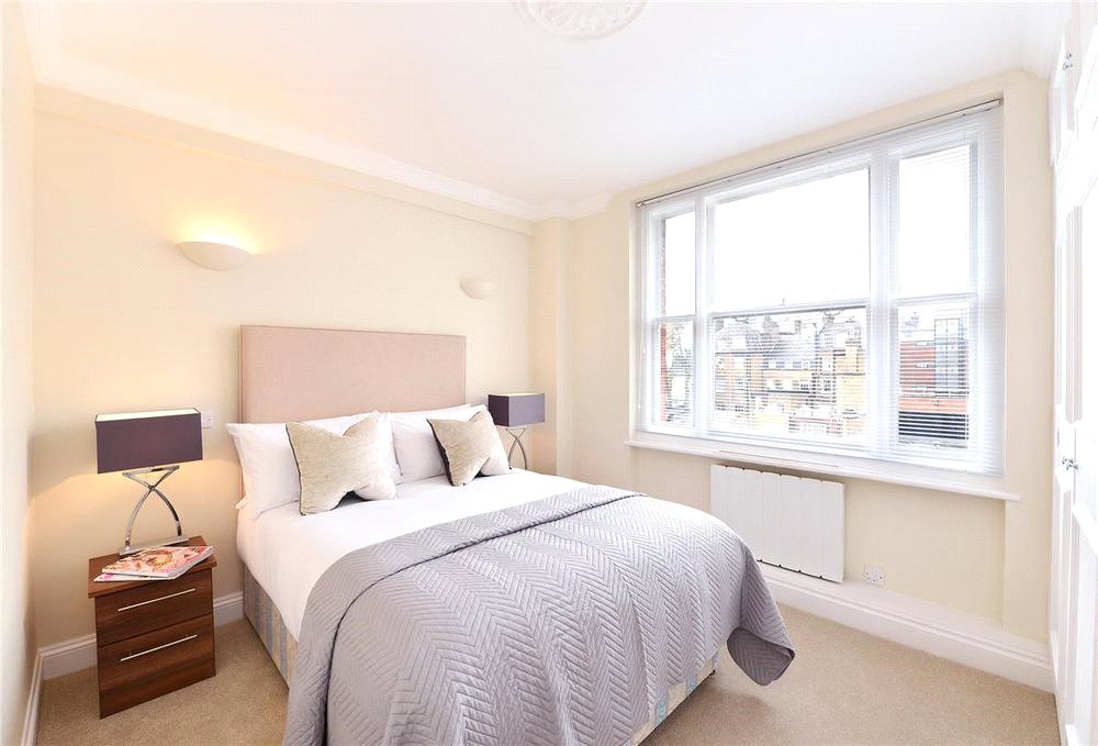 2 bed apartment to rent in Hill Street, London 5