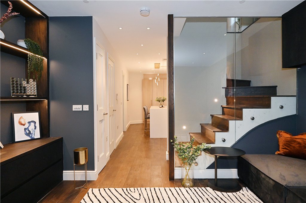 3 bed house for sale in Lancaster Mews, London 10