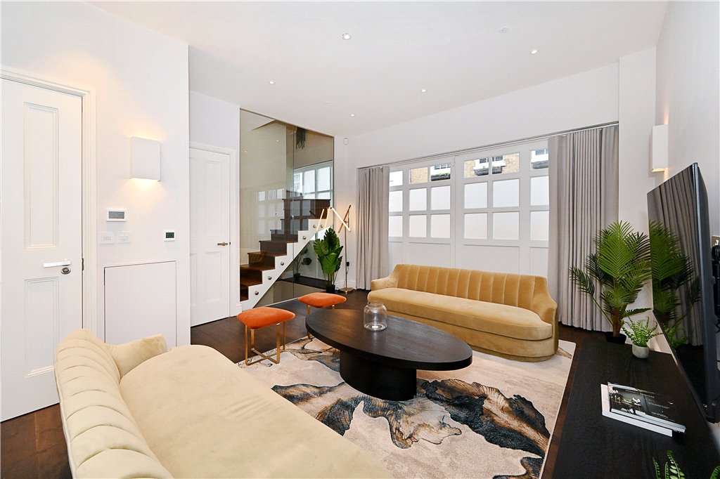3 bed house for sale in Lancaster Mews, London 5