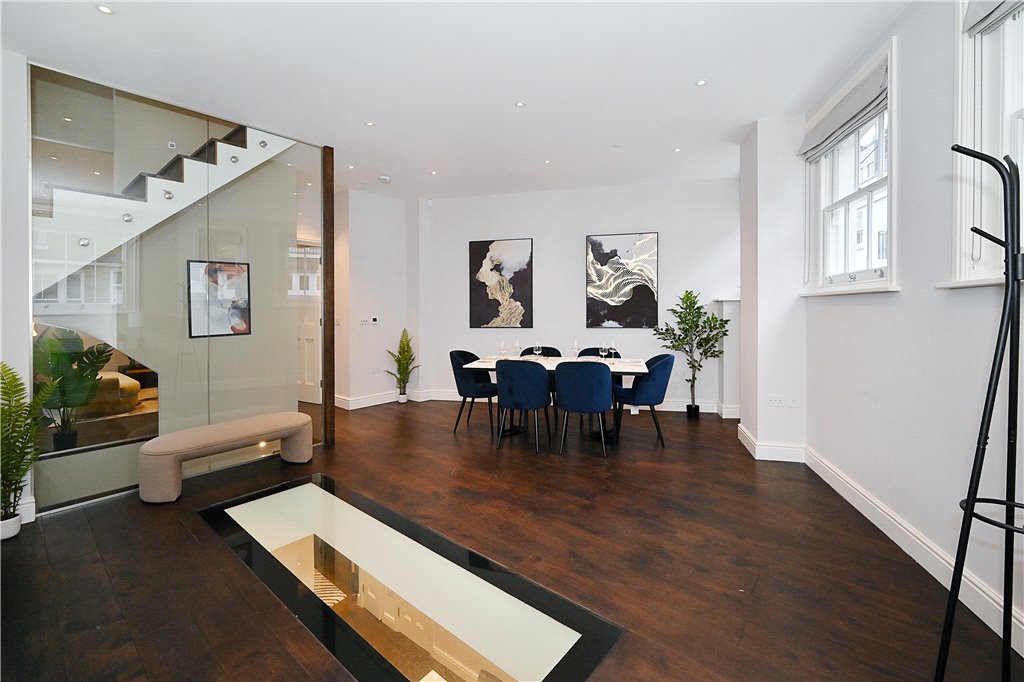 3 bed house for sale in Lancaster Mews, London 17