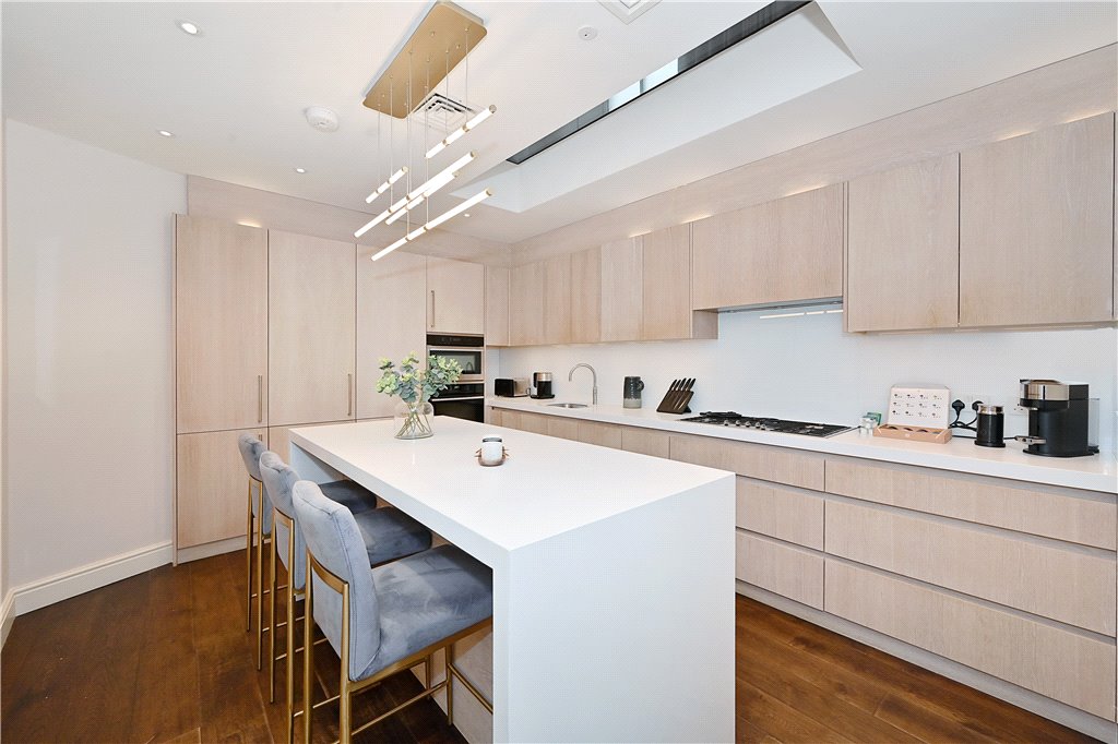3 bed house for sale in Lancaster Mews, London 2