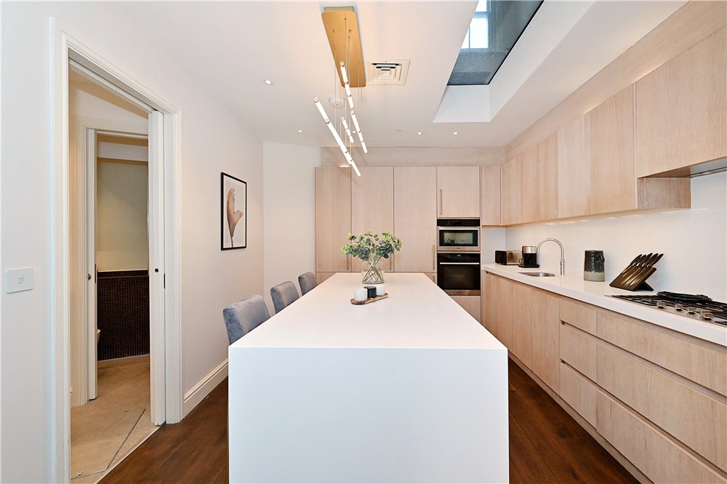 3 bed house for sale in Lancaster Mews, London 3