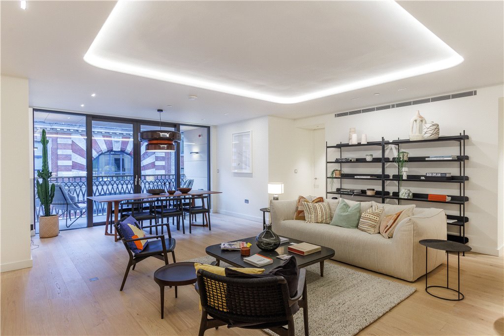 2 bed apartment for sale in Aybrook Street, London  - Property Image 2