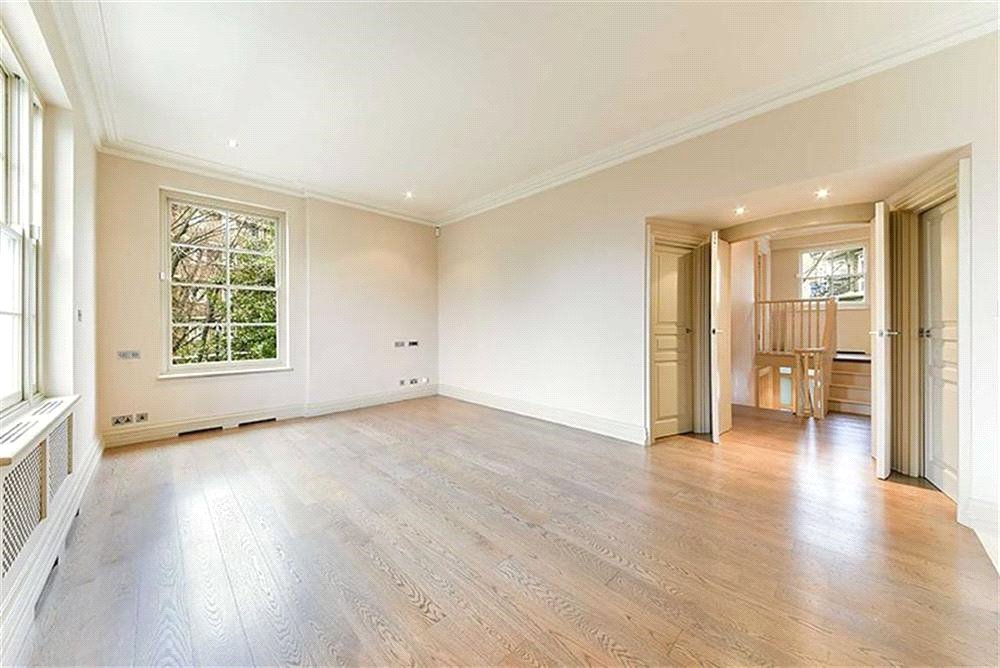 5 bed house to rent in Greville Road, London 3