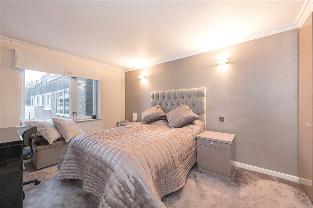 3 bed apartment for sale in Southwick Street, London  - Property Image 9