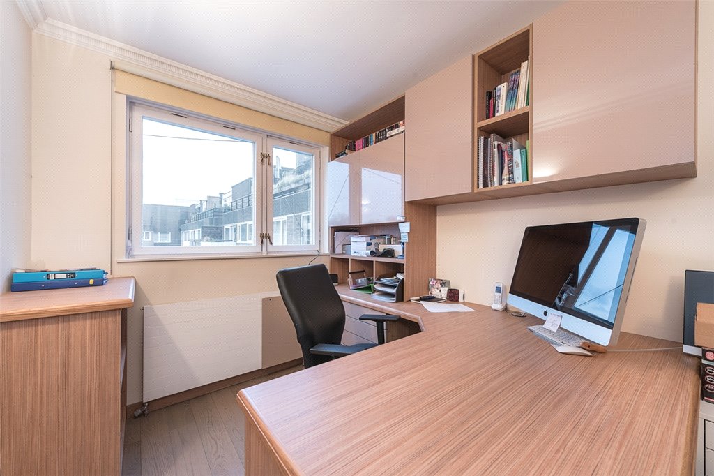 3 bed apartment for sale in Southwick Street, London 10