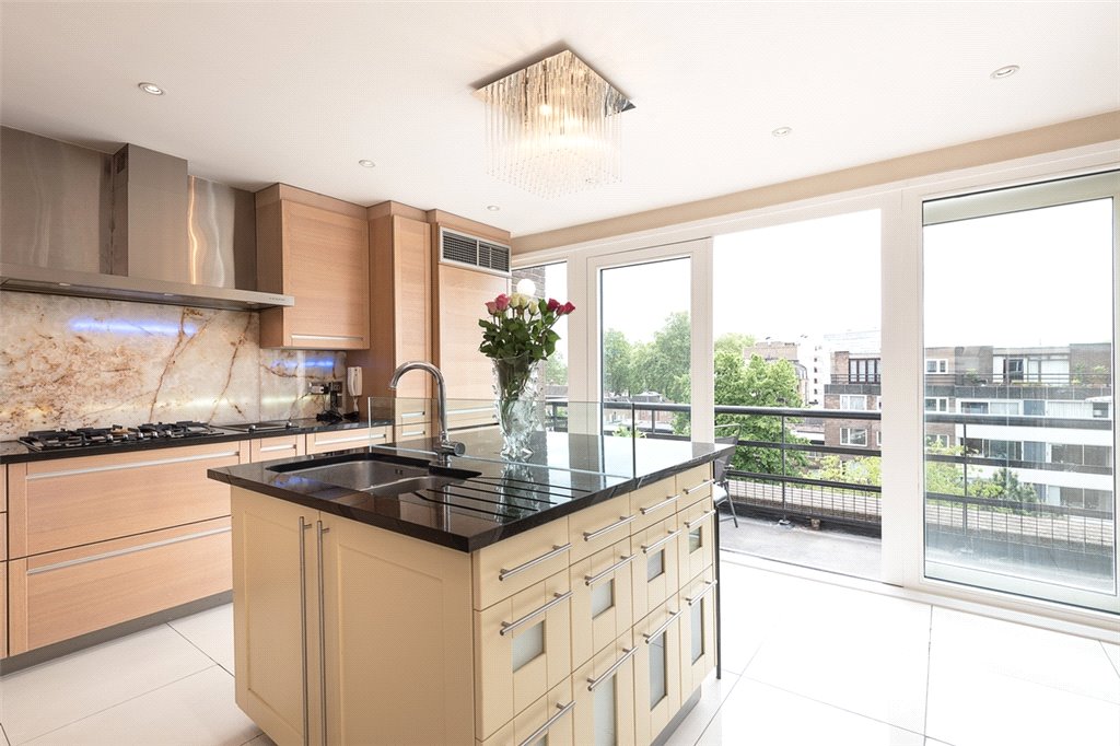 3 bed apartment for sale in Southwick Street, London 5