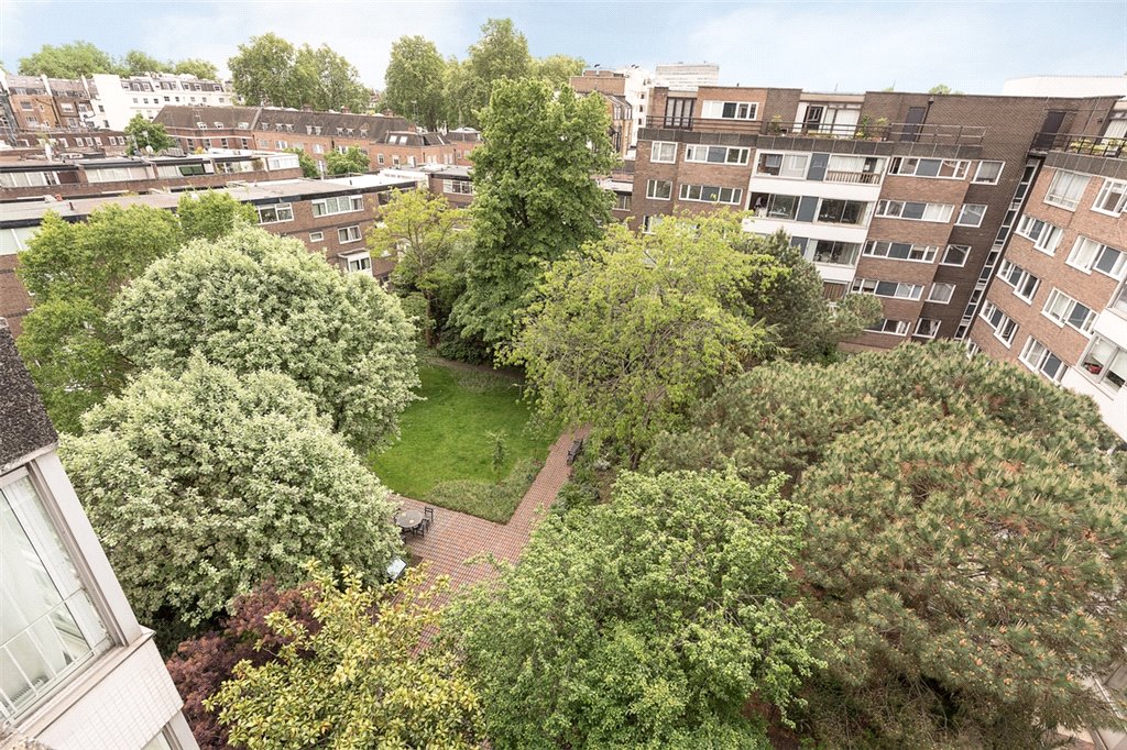 3 bed apartment for sale in Southwick Street, London 13