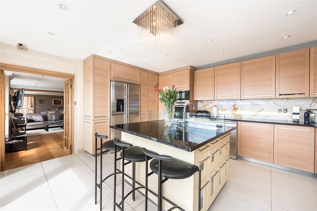 3 bed apartment for sale in Southwick Street, London 6