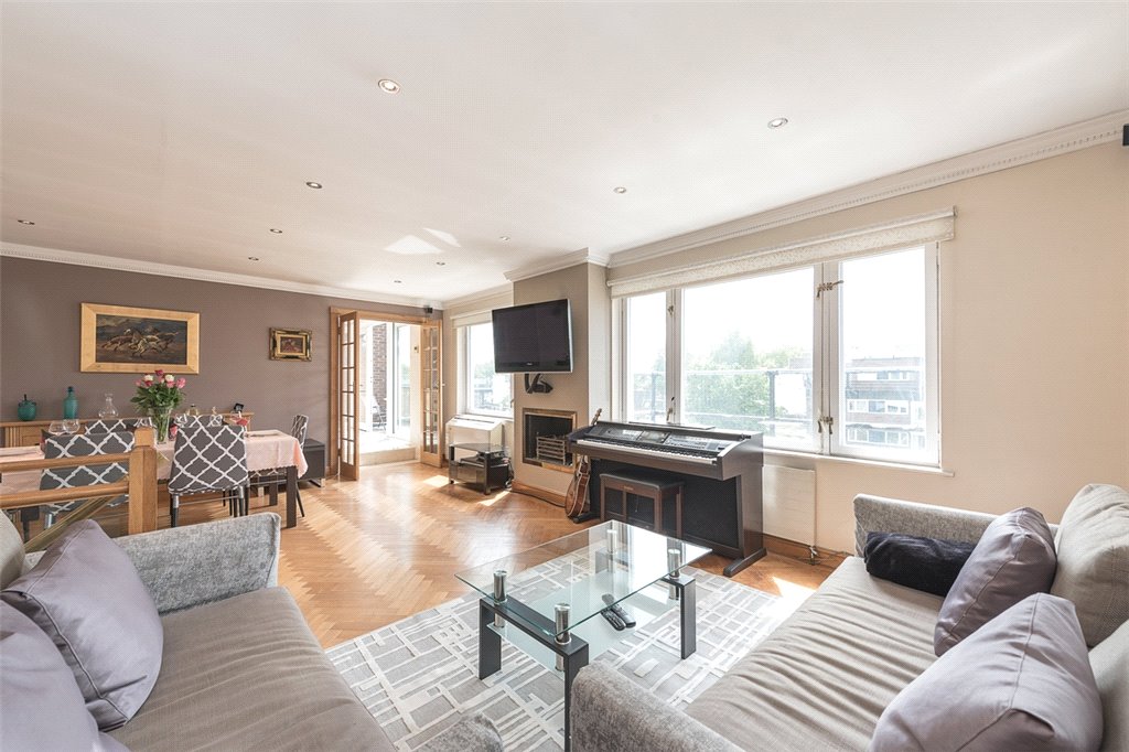 3 bed apartment for sale in Southwick Street, London 4