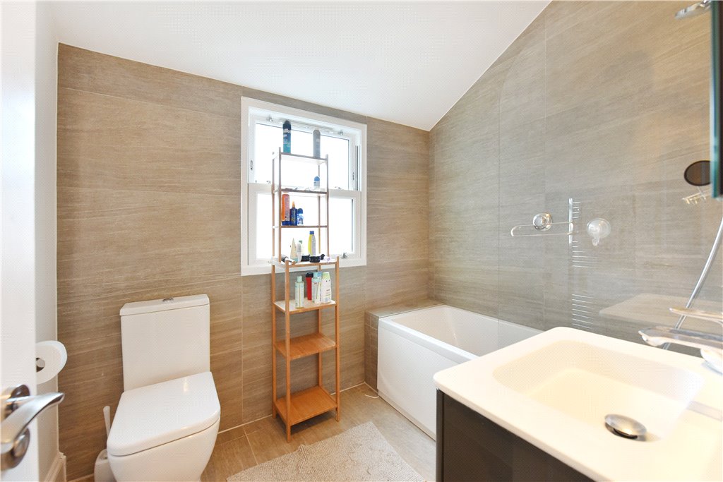 3 bed apartment for sale in Chevening Road, London  - Property Image 7