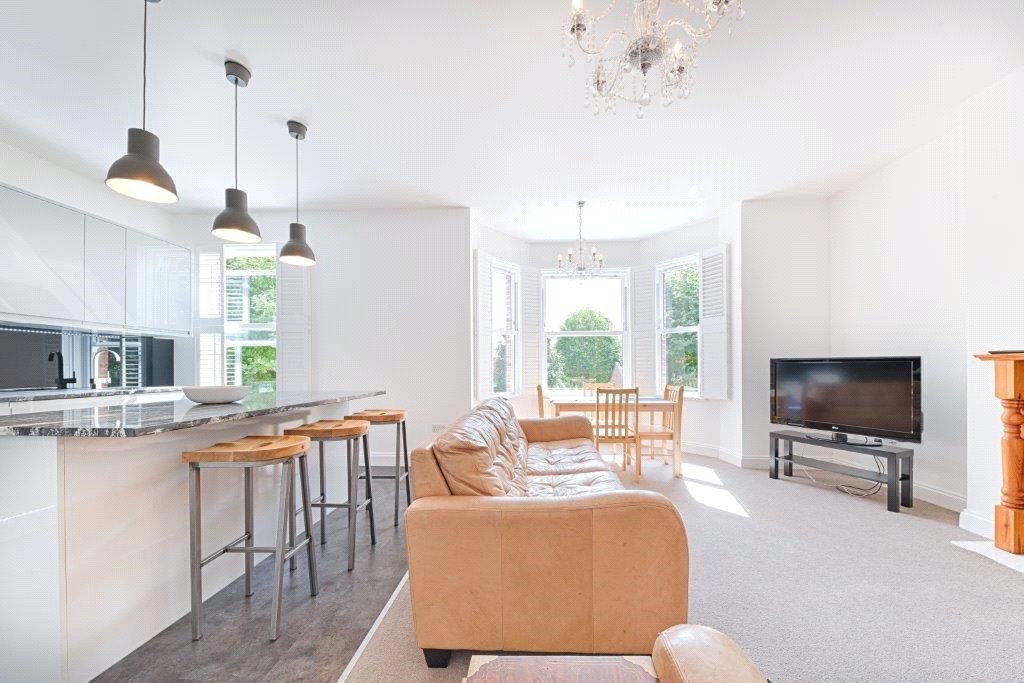3 bed apartment for sale in Chevening Road, London  - Property Image 9