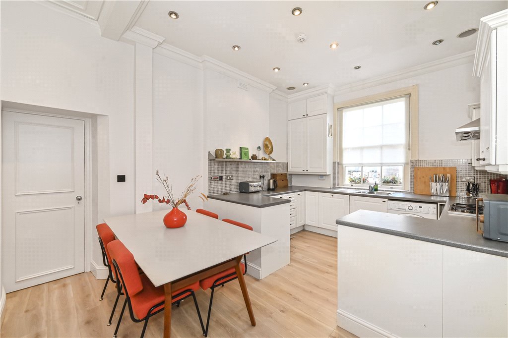 2 bed apartment for sale in Sussex Gardens, London 1