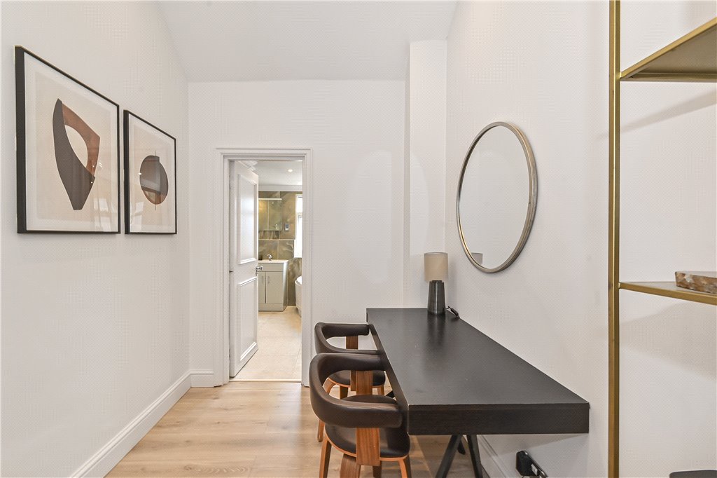 2 bed apartment for sale in Sussex Gardens, London 5