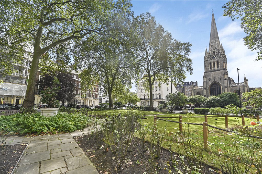 2 bed apartment for sale in Sussex Gardens, London 7