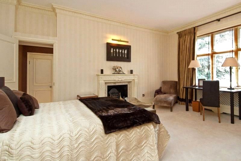 7 bed house to rent in Frognal, Hampstead 12