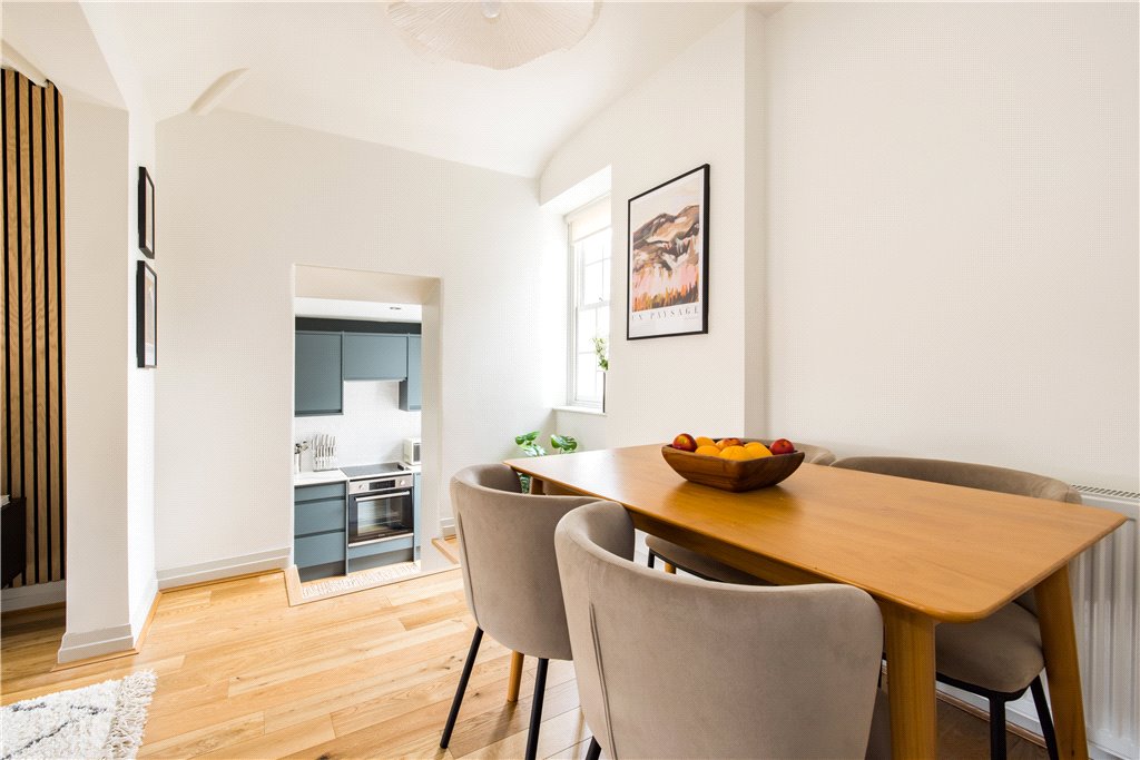 3 bed apartment for sale in Norfolk Place, London 5