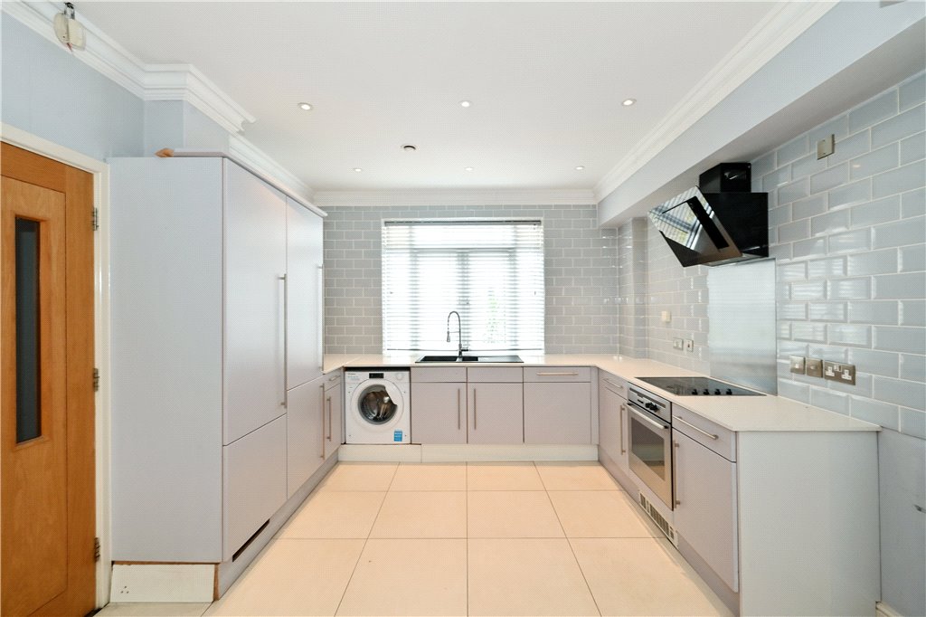 2 bed apartment for sale in Marylebone Road, London 1