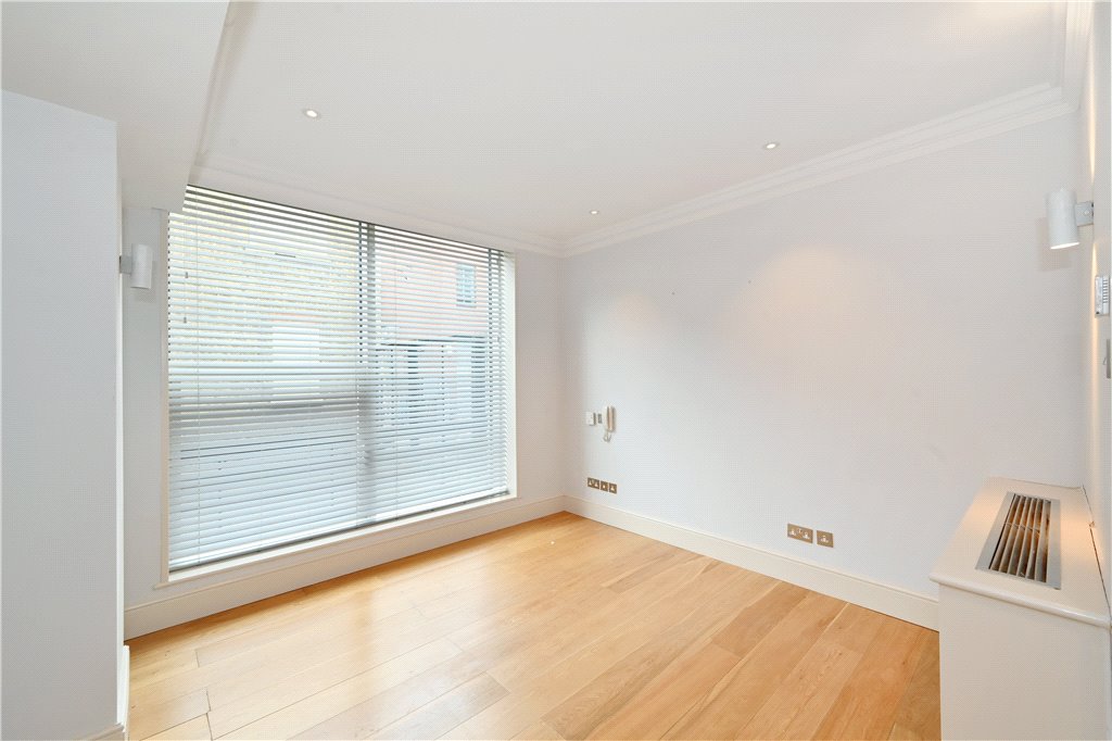 2 bed apartment for sale in Marylebone Road, London 11