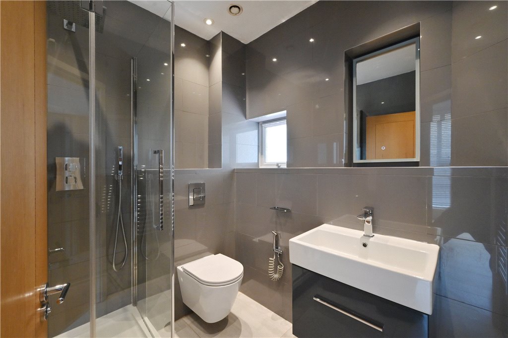 2 bed apartment for sale in Marylebone Road, London 6