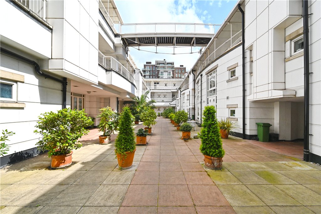 2 bed apartment for sale in Marylebone Road, London 12