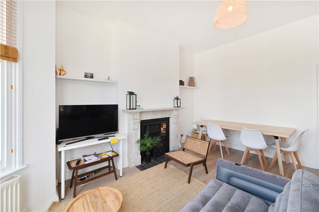 2 bed apartment for sale in Harvist Road, London 2
