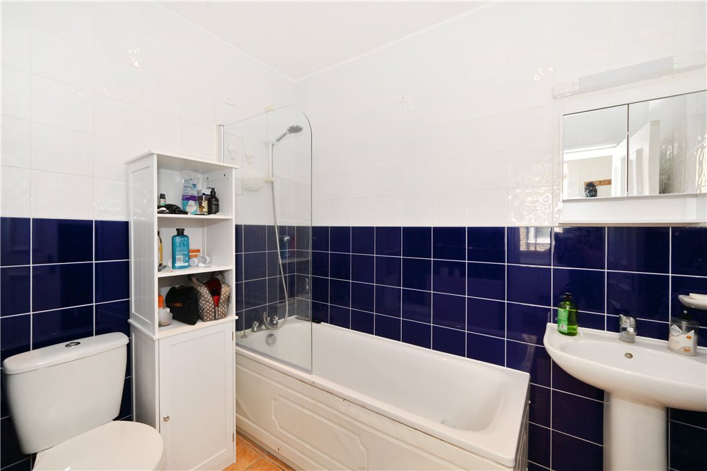 2 bed apartment for sale in Harvist Road, London 4