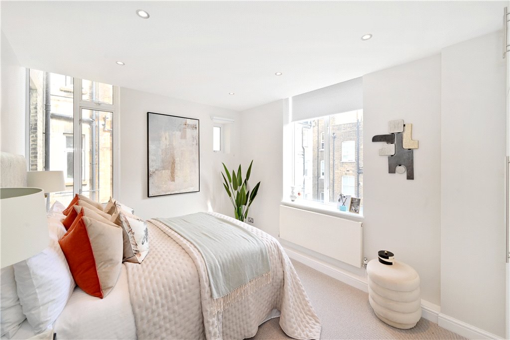 2 bed apartment for sale in Marylebone High Street, London 5
