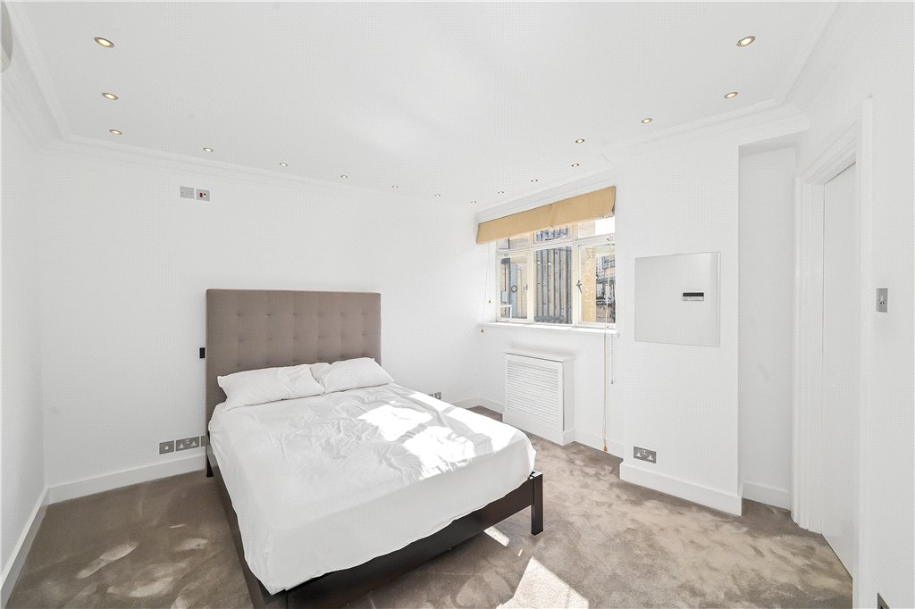 2 bed apartment for sale in Lowndes Street, London 6