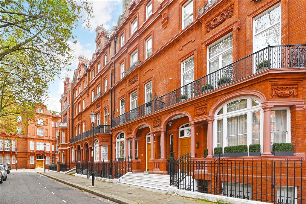 1 bed apartment for sale in Pont Street, London 5