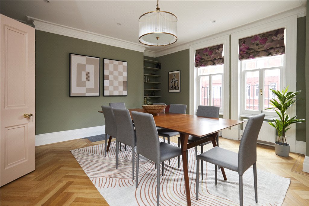 4 bed apartment for sale in Cabbell Street, London 2
