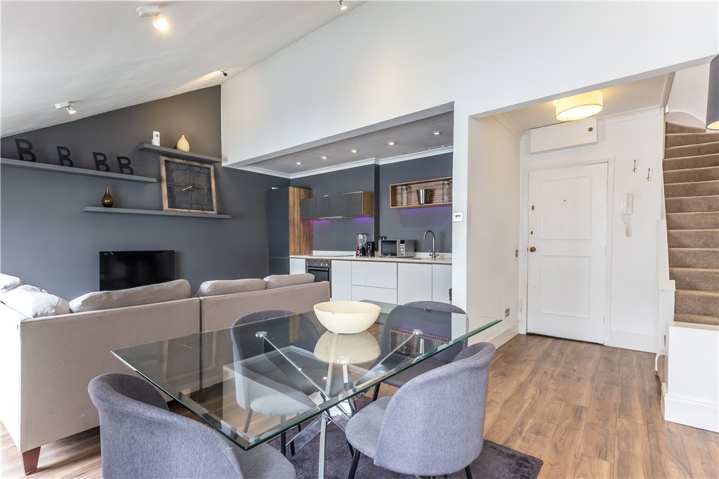 2 bed apartment for sale in Gloucester Terrace, London 8