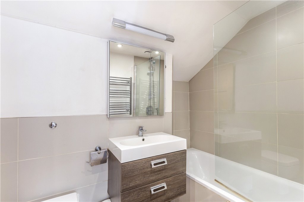 2 bed apartment for sale in Gloucester Terrace, London 6