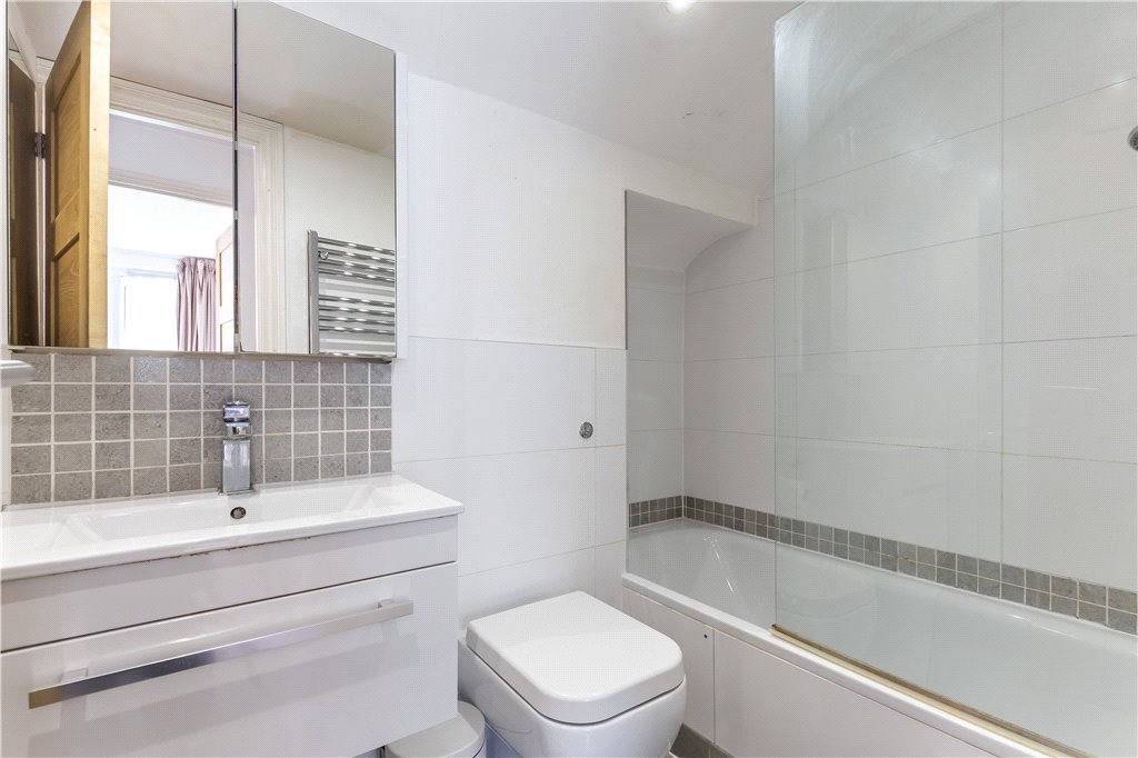 2 bed apartment for sale in Gloucester Terrace, London 4