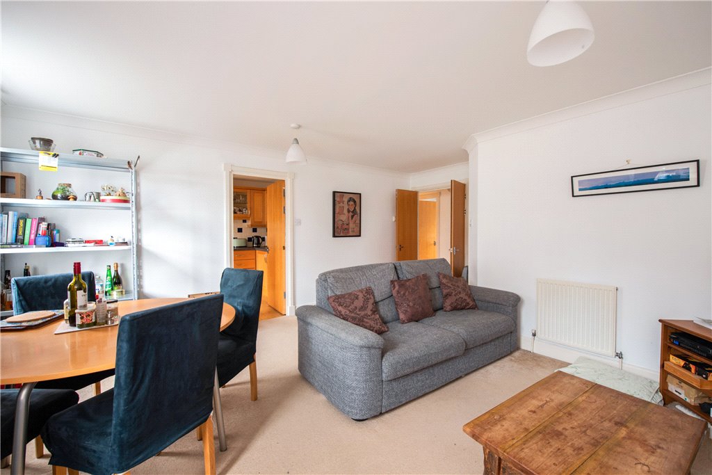 2 bed apartment for sale in Sapphire Court, 1 Ensign Street 3
