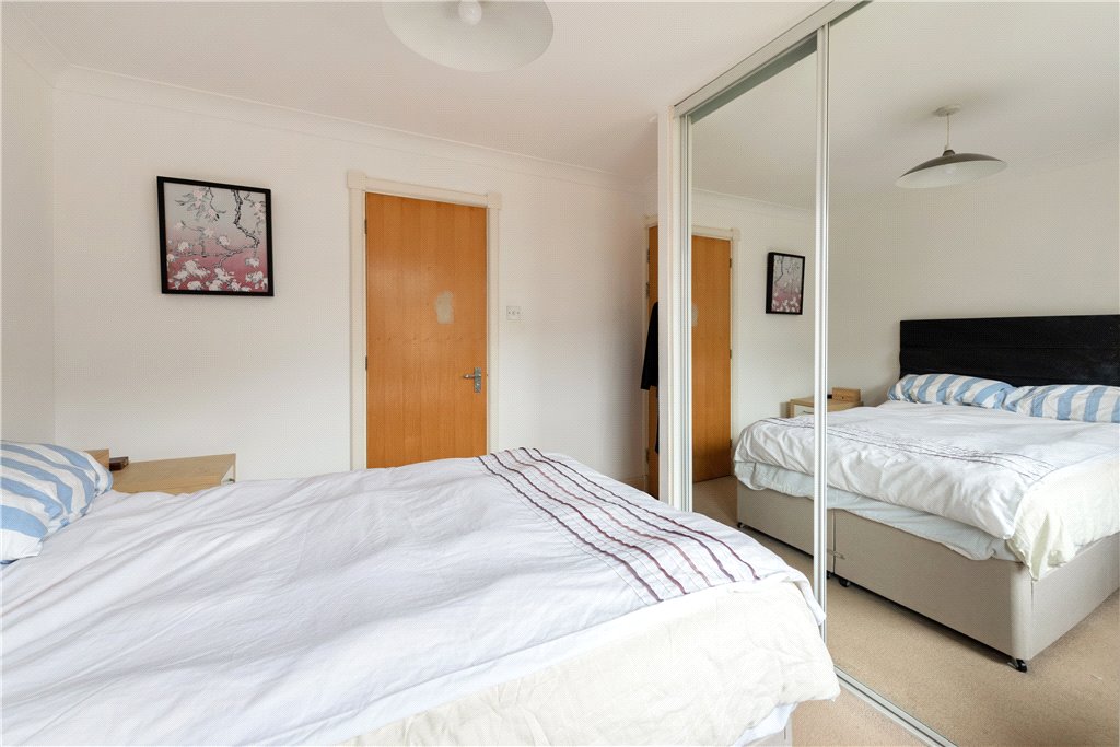 2 bed apartment for sale in Sapphire Court, 1 Ensign Street 10