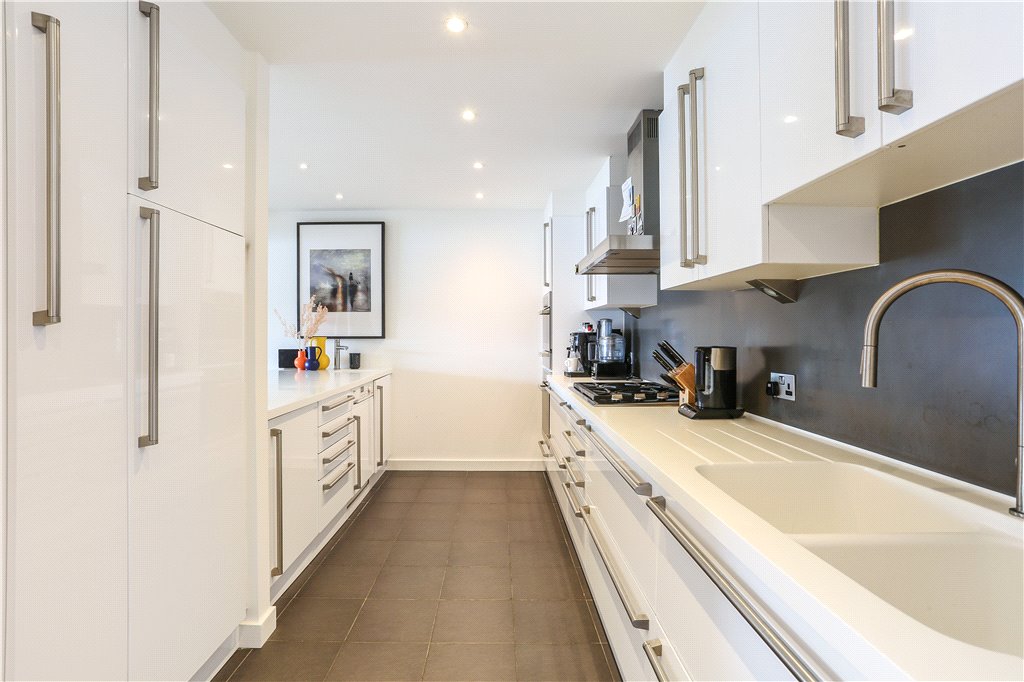 3 bed apartment for sale in Shad Thames, London  - Property Image 4