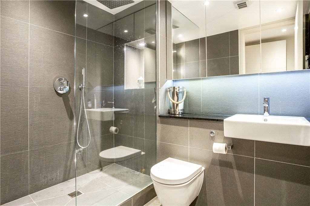 2 bed apartment for sale in Spice Quay Heights, 32 Shad Thames 4