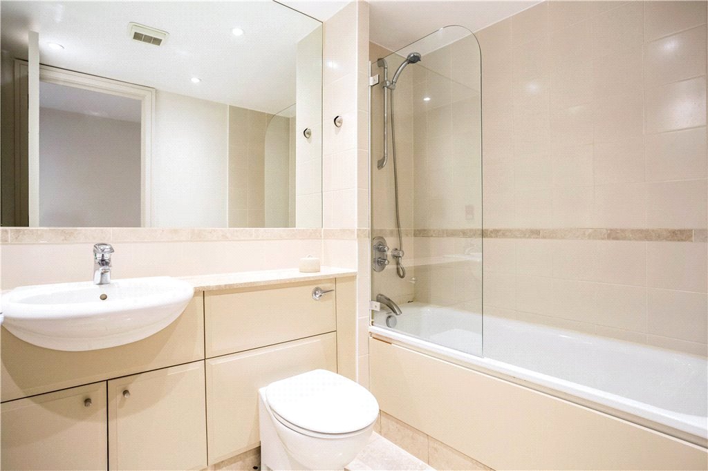 2 bed apartment for sale in Spice Quay Heights, 32 Shad Thames 5