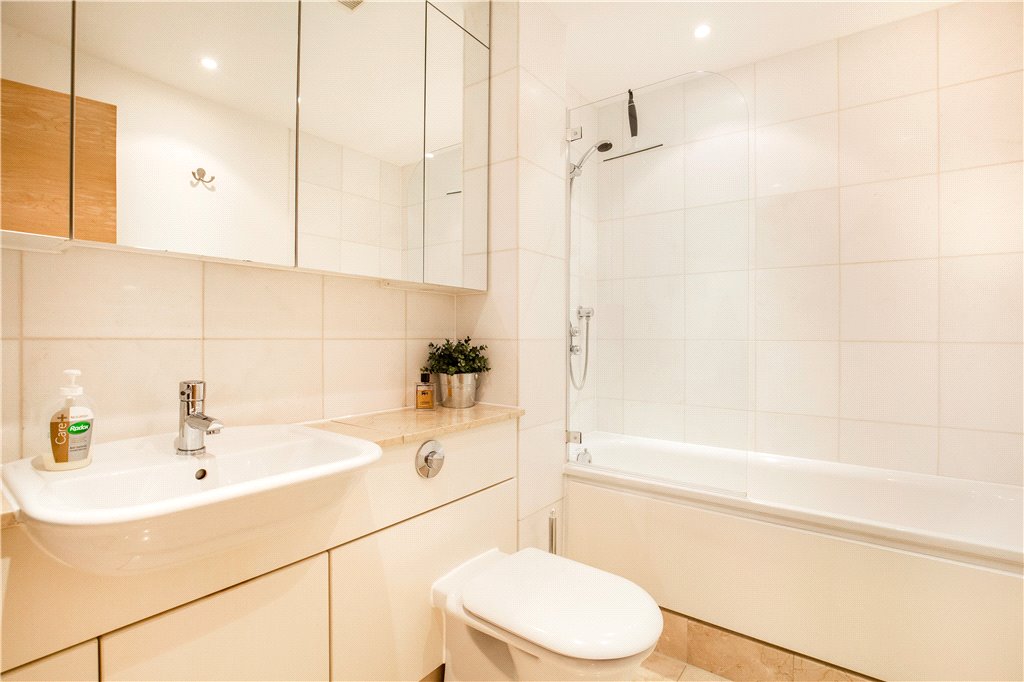 2 bed apartment for sale in Caraway Apartments, 2 Cayenne Court  - Property Image 7