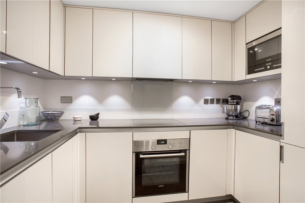 2 bed apartment for sale in Jacob Street, London  - Property Image 2
