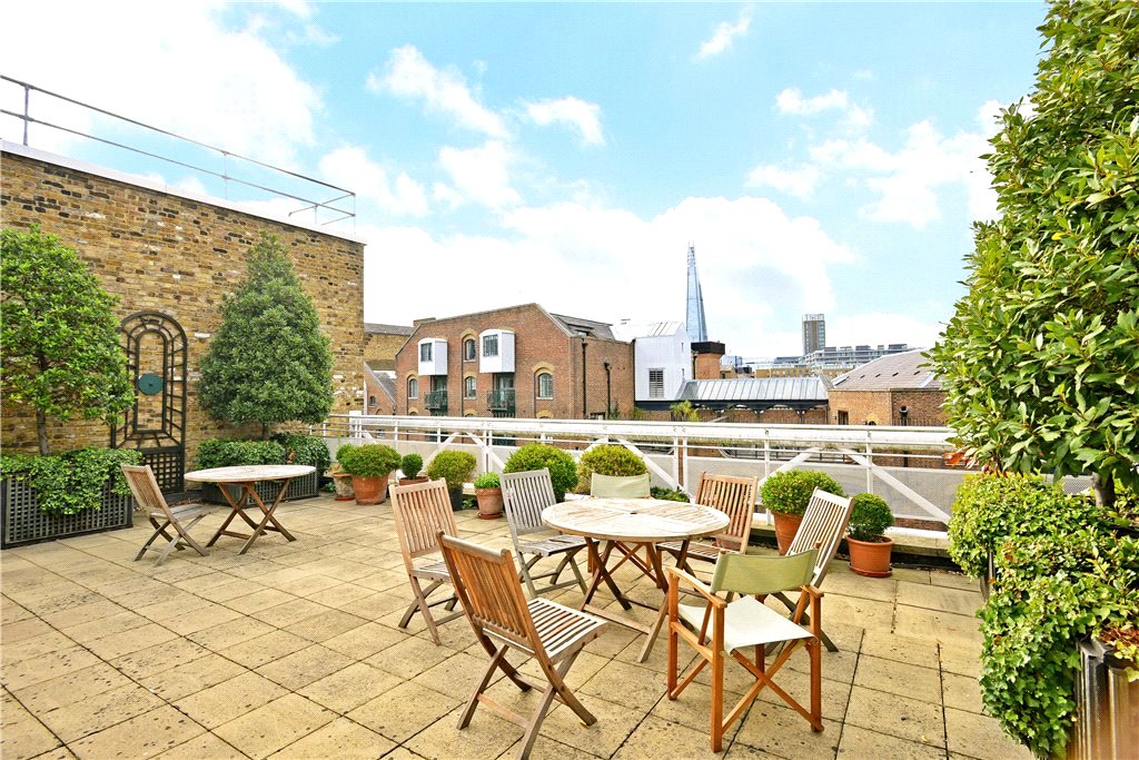 2 bed apartment for sale in Vogans Mill Wharf, 17 Mill Street  - Property Image 3