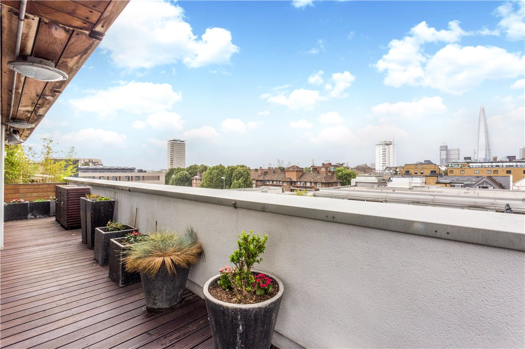 2 bed apartment for sale in East Lane, London  - Property Image 3